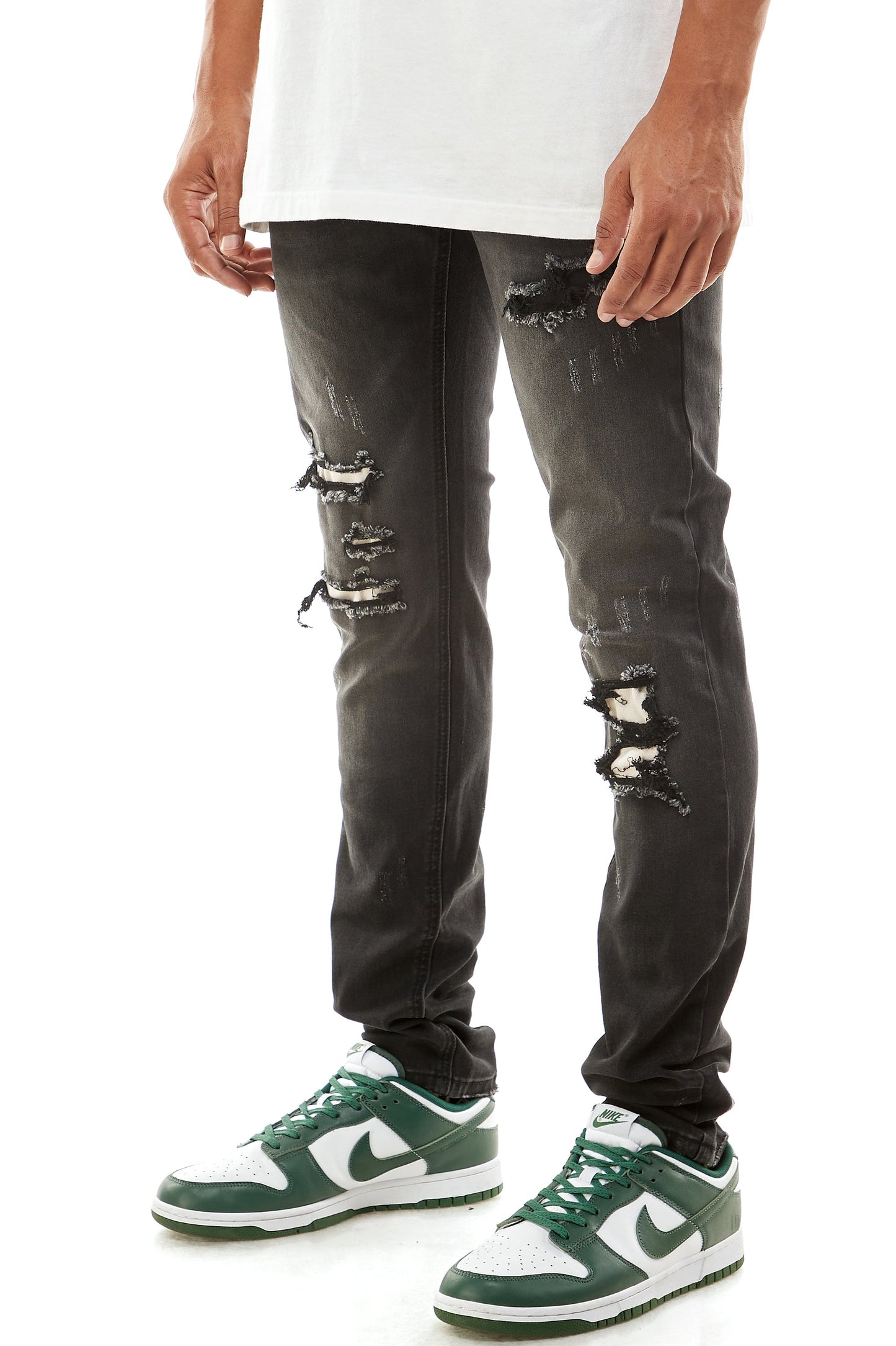 SIMPLE PATCH JEANS