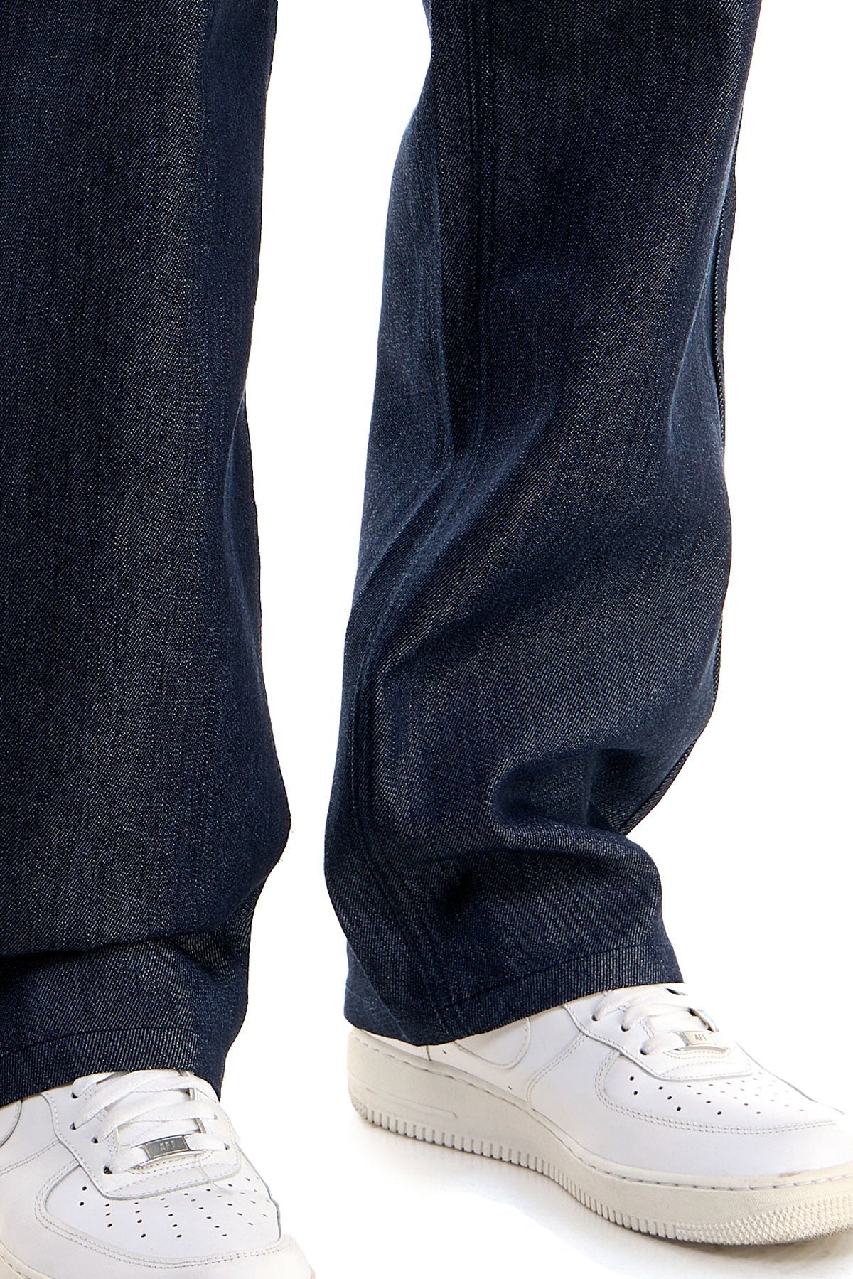 LOOSE JEANS
