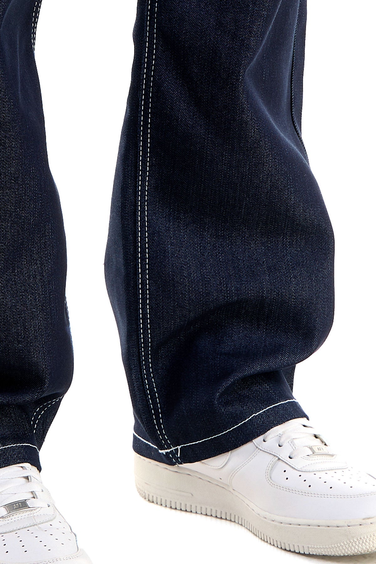 LOOSE JEANS