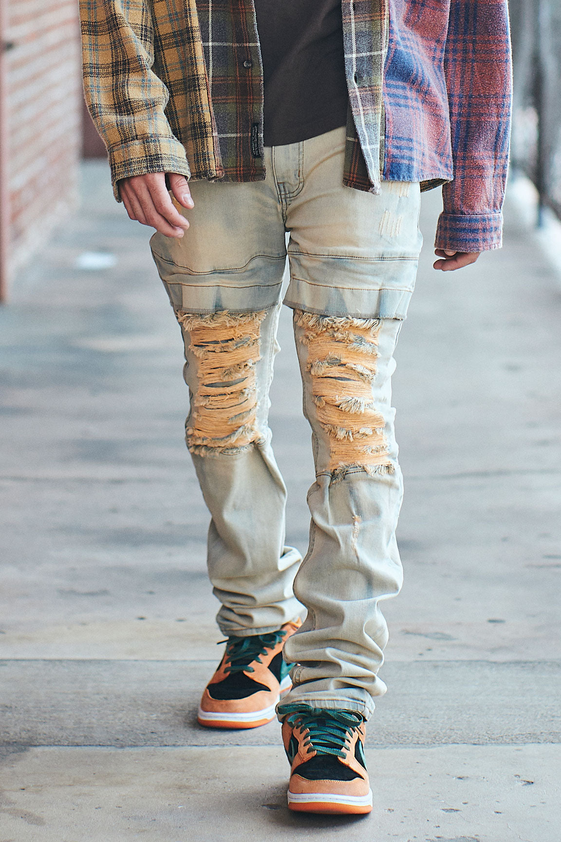STACKED KNEEP JEANS