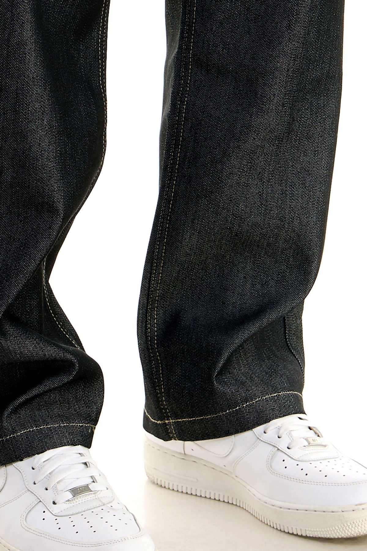 LOOSE JEANS
