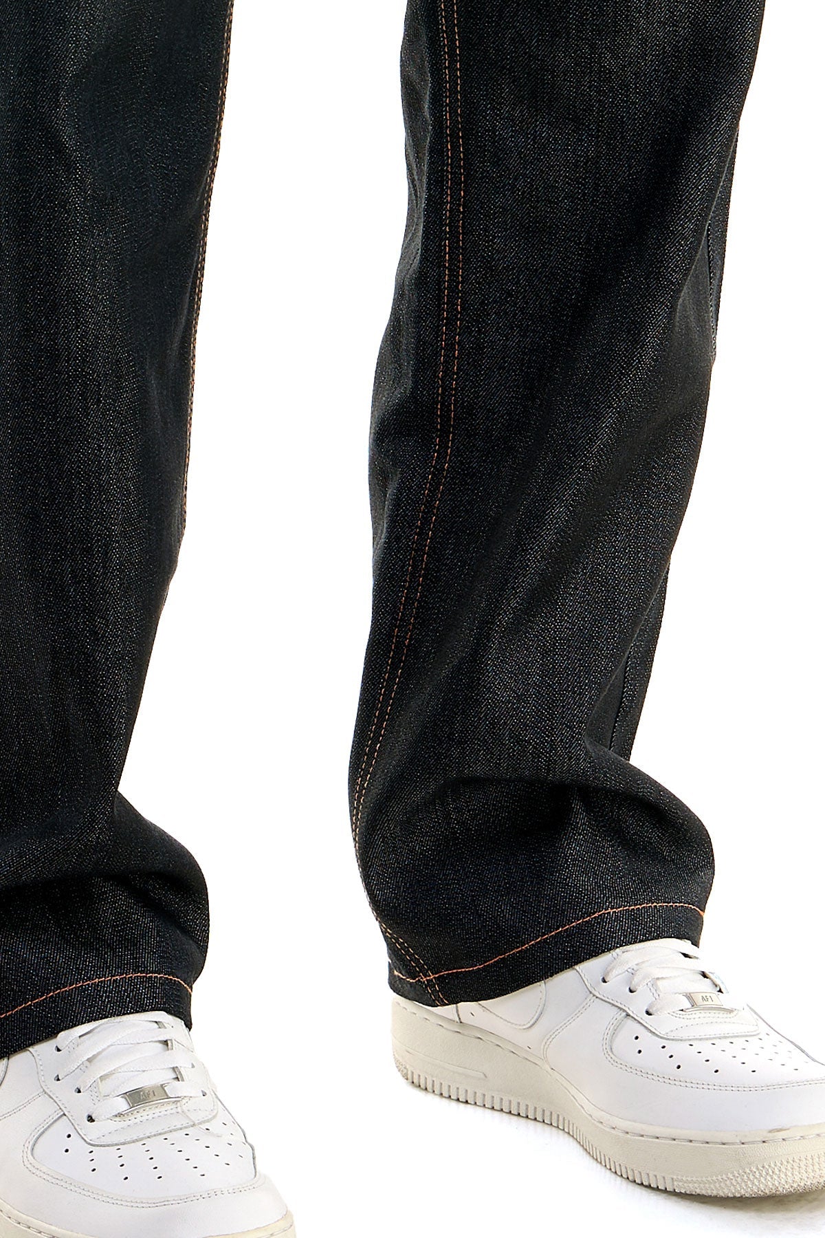 LOOSE JEANS
